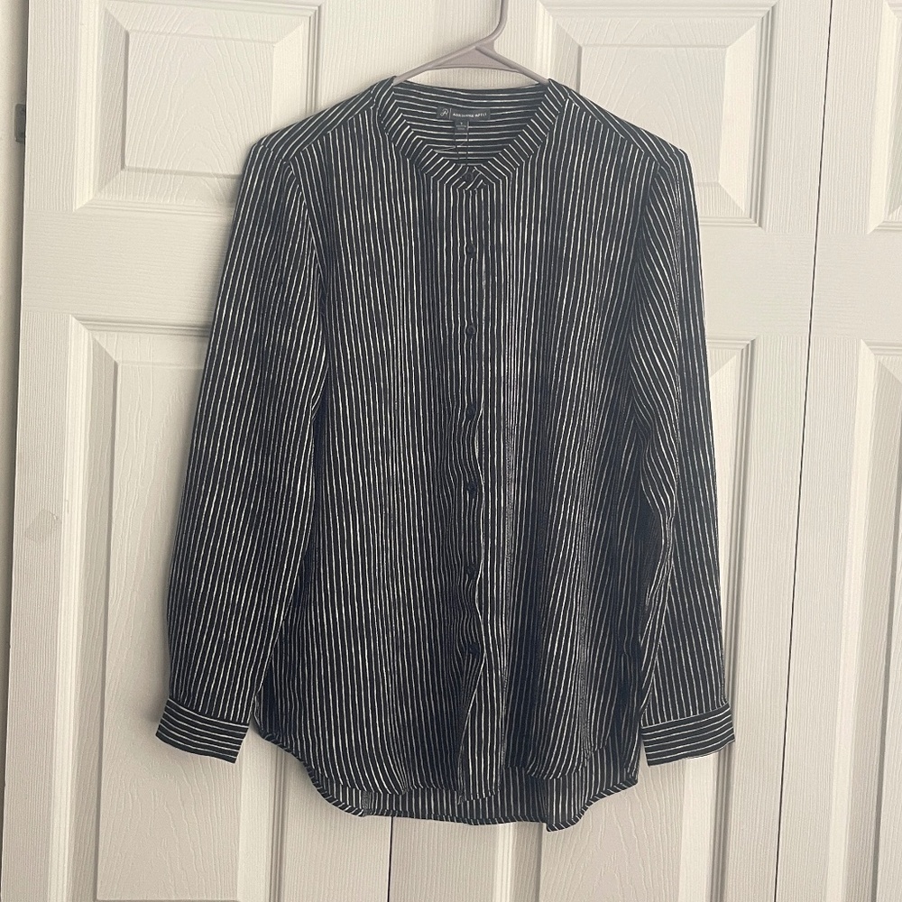 NWT Adrianna Papell women's print full button down blouse top.  #413